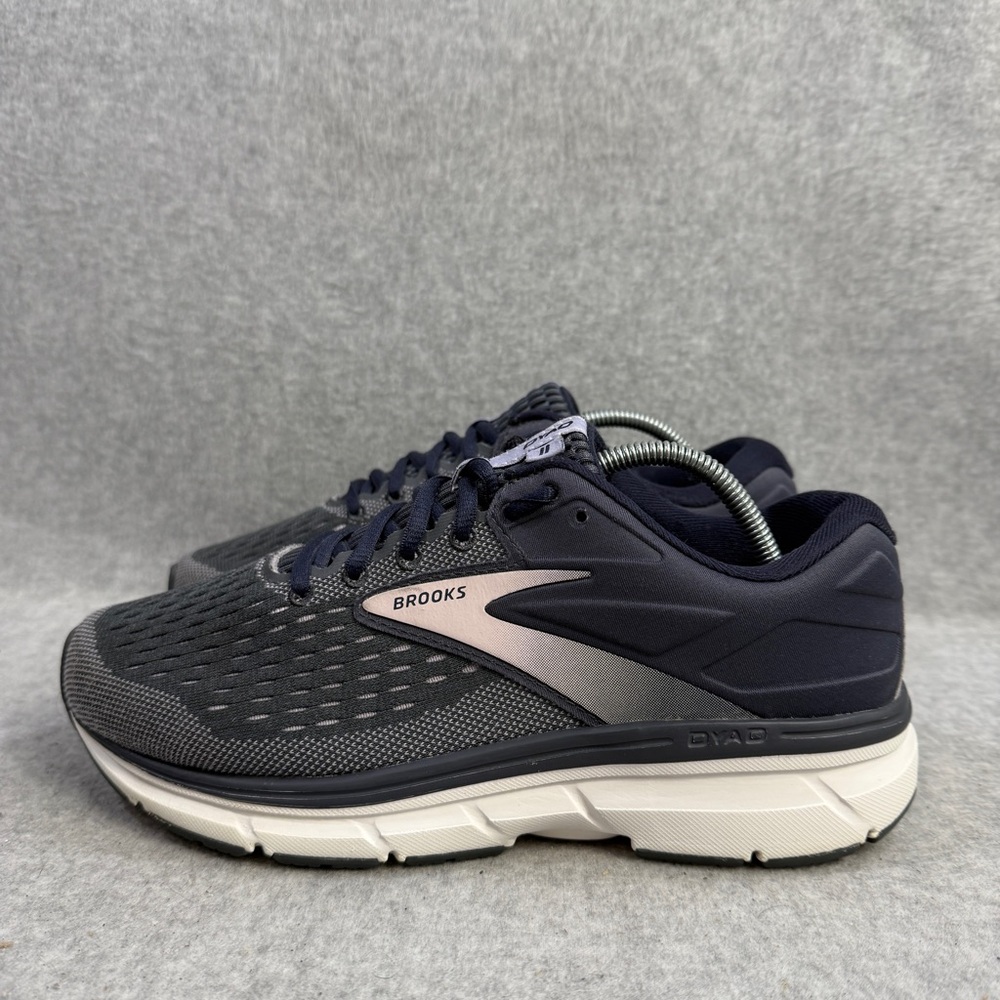 Brooks Shoes Womens Size 8 Dyad 11 Grey Athletic Running Sneakers 1203121D496